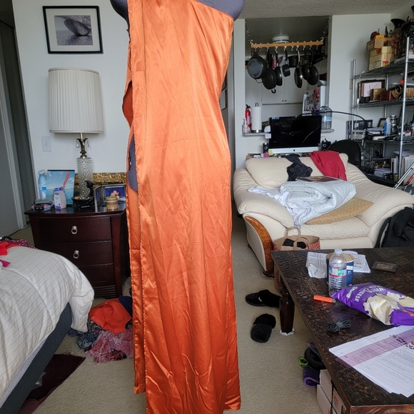 Pants and crop top - Picture 2 of 7